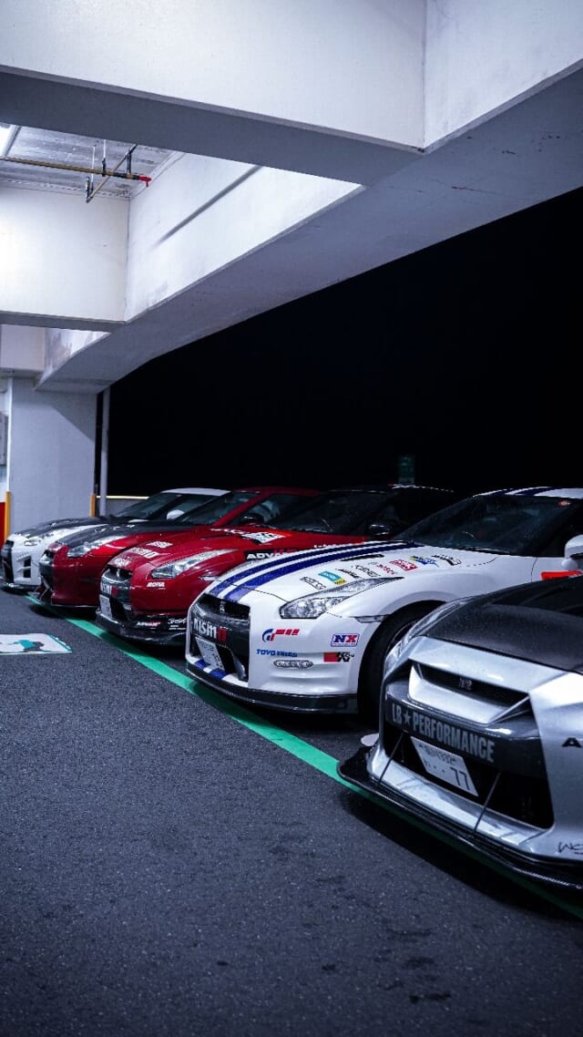 Lapping the Wangan with @ichiokutours 

#daikoku #daikokupa #大黒pa #大黒パーキング #r34 #r35 #rx7 #supra #gtr #rwb #ichiokutours #tokyodrift #fastandfurious #supra #r32 #jza80