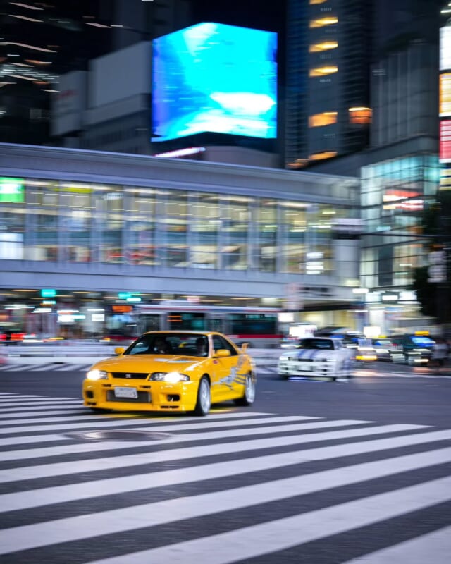 R33 vs R34 through shibuya crossing.

#Daikoku #ichiokutours #GTR #r34 #supra
#jza80 #daikokupa