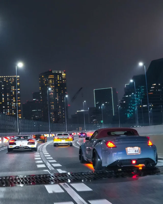 Feeling confident driving in Japan? Go for our daily rentals.
Not quite there yet? No stress — join our guided tours. We’ll lead you through Tokyo, the highways, and the car meets, so you can just enjoy the ride. Perfect if it’s your first time driving on the opposite side of the road or still learning the road rules.

#Daikoku #ichiokutours #GTR #r34 #supra
#jza80 #daikokupa