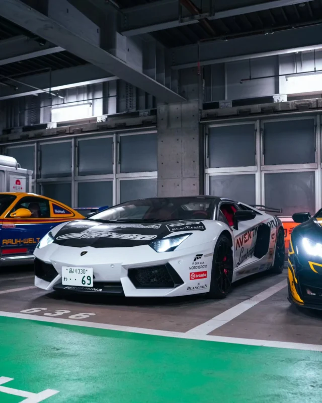Wangan Midnight tour waiting lobby.

#daikoku #aventador #huracan #rwb
