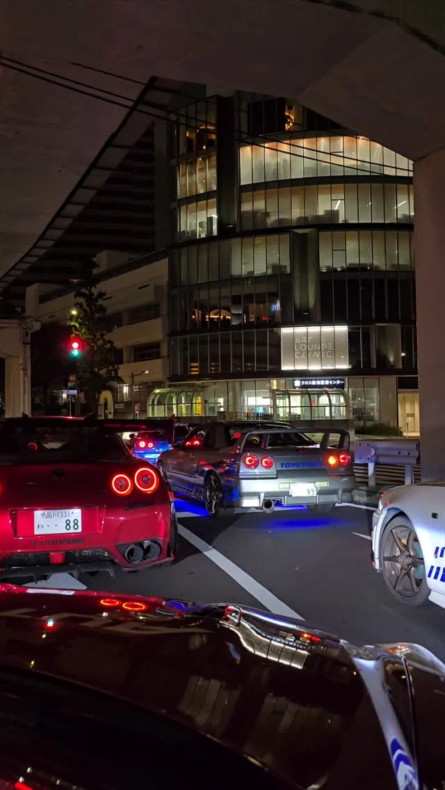 Real-life Gran Turismo.
Drive yourself through Japan’s legendary highways.