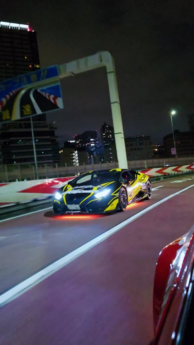 Lamborghini Huracán, a V10 symphony on the Shuto Expressway. 

For details, feel free to check out our homepage.

Tour▶️
https://ichioku.net/

Car rental▶️
https://rent.ichioku.net/vehicles/

#v10 #huracan #daikoku