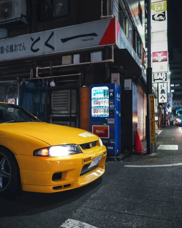 Often overlooked, but never underestimated.

Our 450hp R33 GT-R is one of the best cars to experience on a midnight run. The perfect balance of power, confidence, and old-school GT-R character makes it an absolute weapon on Tokyo's expressways.

Sometimes, the most memorable drive isn't the most obvious choice.

📷@officeworker___ 

For details, feel free to check out our homepage.

Tour▶️
https://ichioku.net/

Car rental▶️
https://rent.ichioku.net/vehicles/