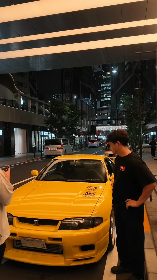 450hp. 5-speed. RB26 screaming through Tokyo tunnels. 🇯🇵🔥

For the Midnight Wangan, R33. Simple.

For details, send us a DM on Instagram or feel free to check out our homepage.

Tour▶️
https://ichioku.net/

Car rental▶️
https://rent.ichioku.net/vehicles/